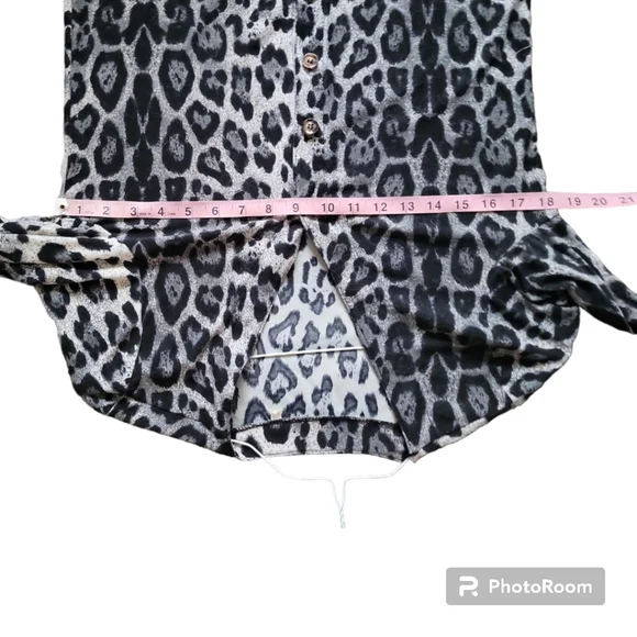 Black/Gray/White Button Front Top W Pockets - S - Picture 6 of 7